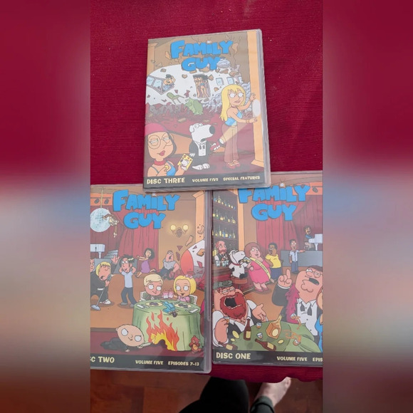 Family Guy Volume Five (EUC) - Picture 3 of 8